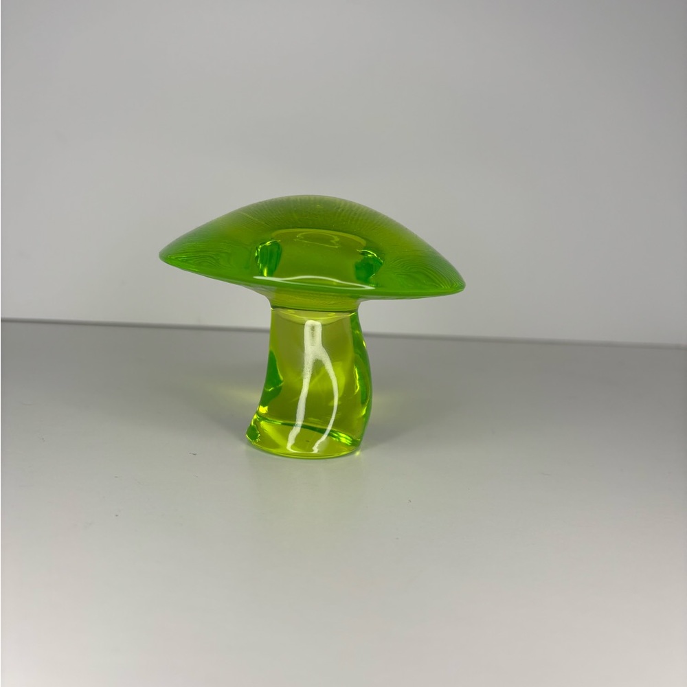 Vintage Mid Century Viking Lime Uranium Glass Mushroom - Picture 7 of 12